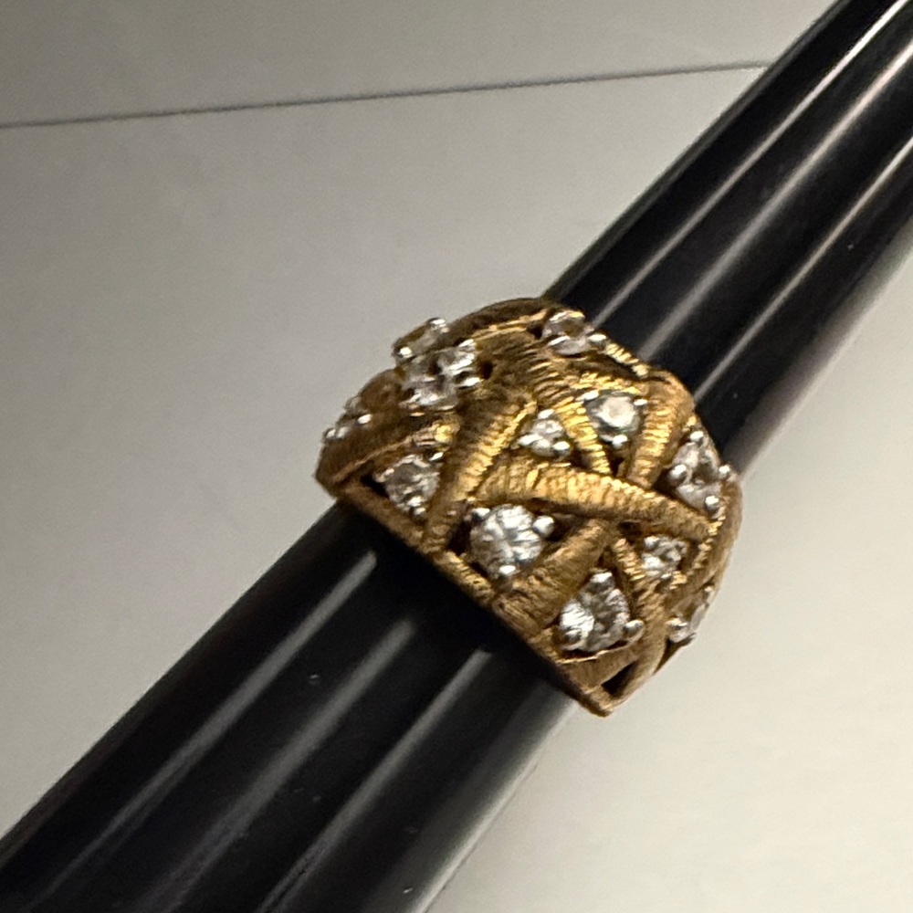 Elegant Gold and Silver Women's Ring
